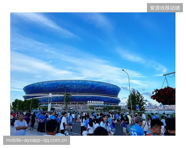 大连英博中路穿插战术分析：如何用灵活进攻制造连续威胁